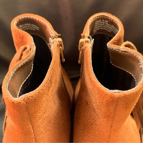 Texas Holdem like Beyoncé- Madden Girl suede booties, sz 8.5, worn 1x, like new - Picture 10 of 11